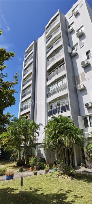 t3 à la vente -   97400  SAINT DENIS, surface 104 m2 vente t3 - UBI478423574